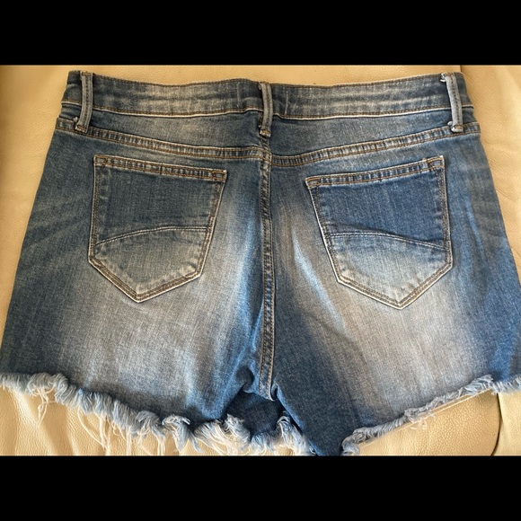 Embroidered & Embellished cut off jean shorts - Picture 3 of 3